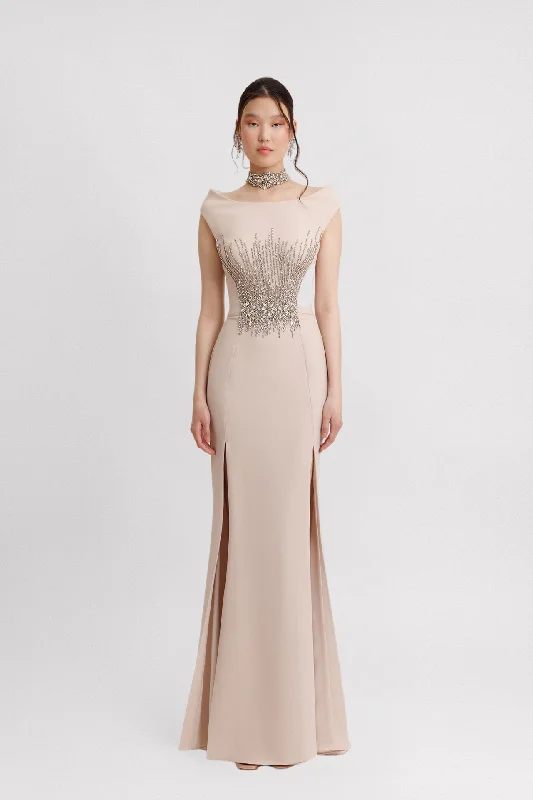 Bateau neckline crepe dress with detachable with detachable collar