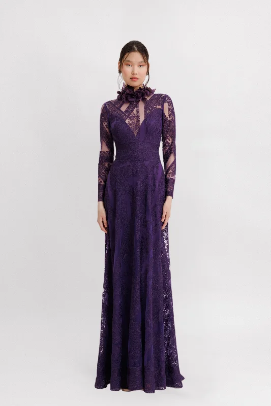 Long sleeves patterned lace dress