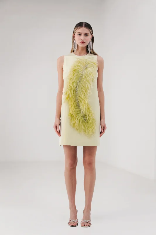 Sleeveless short crepe dress with feathers