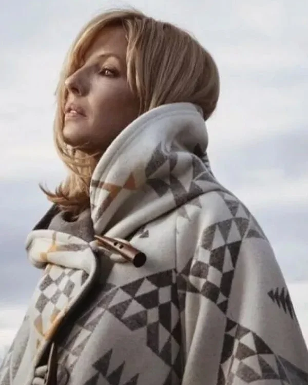 Kelly Reilly Yellowstone Beth Dutton White Poncho Coat Sleeveless Puffer Vest